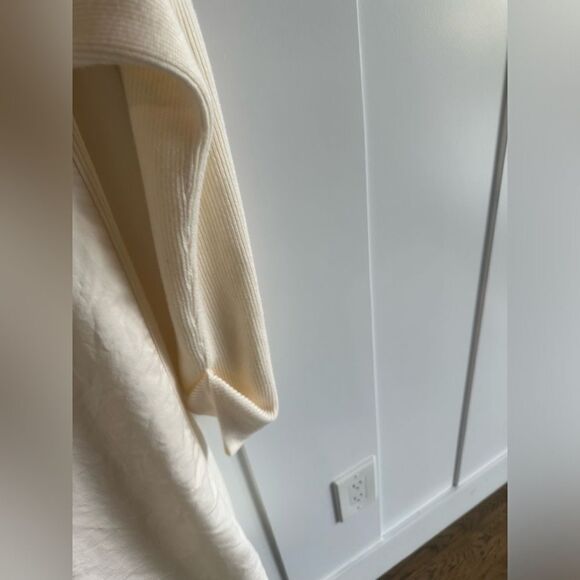 Lululemon Still At Ease Wrap Angel Wing - Picture 6 of 10